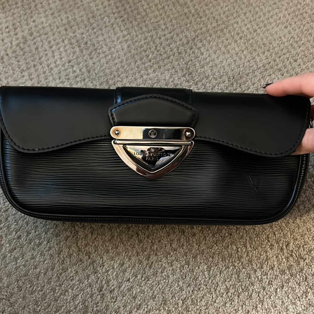LOUIS VUITTON clutch - black epi leather